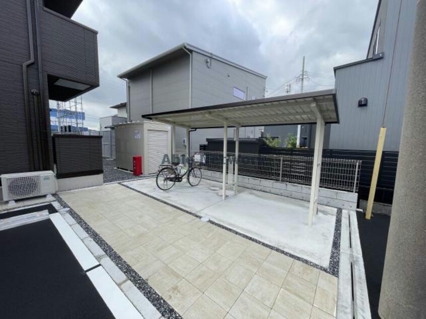 駐輪場 Commons（コモンズ）