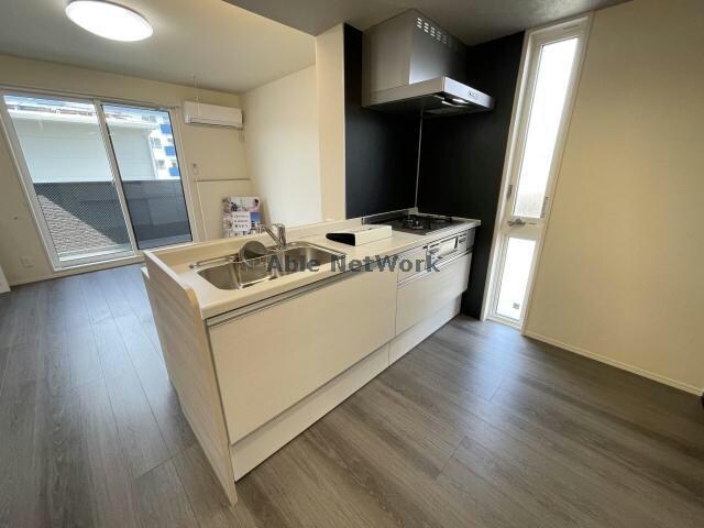 キッチン Commons（コモンズ）