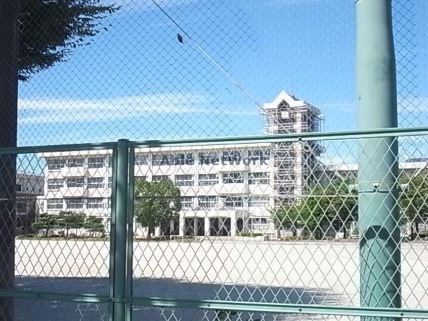 岐阜市立長良中学校(中学校/中等教育学校)まで583m 平和ビル