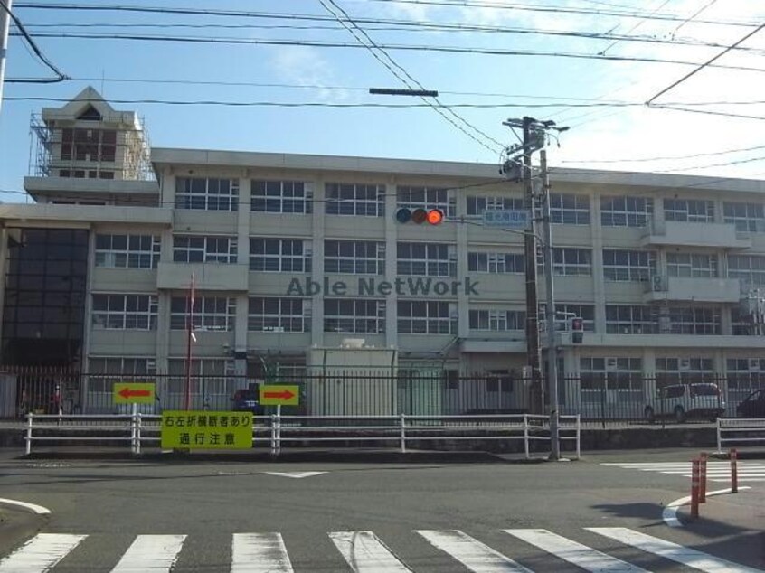岐阜市立長良中学校(中学校/中等教育学校)まで2047m ウッディハウスＡ