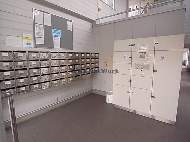  リズスクエア　中棟