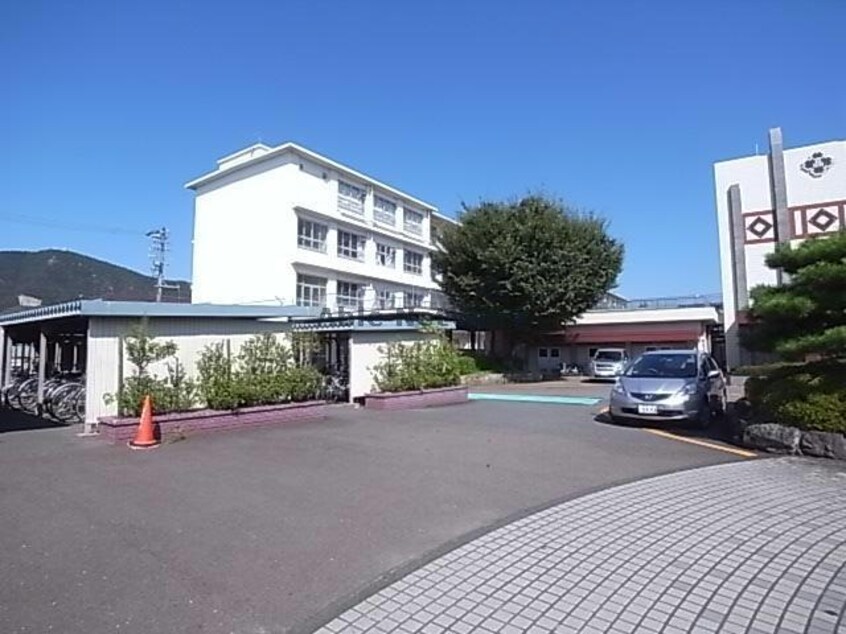 岐阜県立長良高校(高等学校/高等専門学校)まで467m コーポエイト