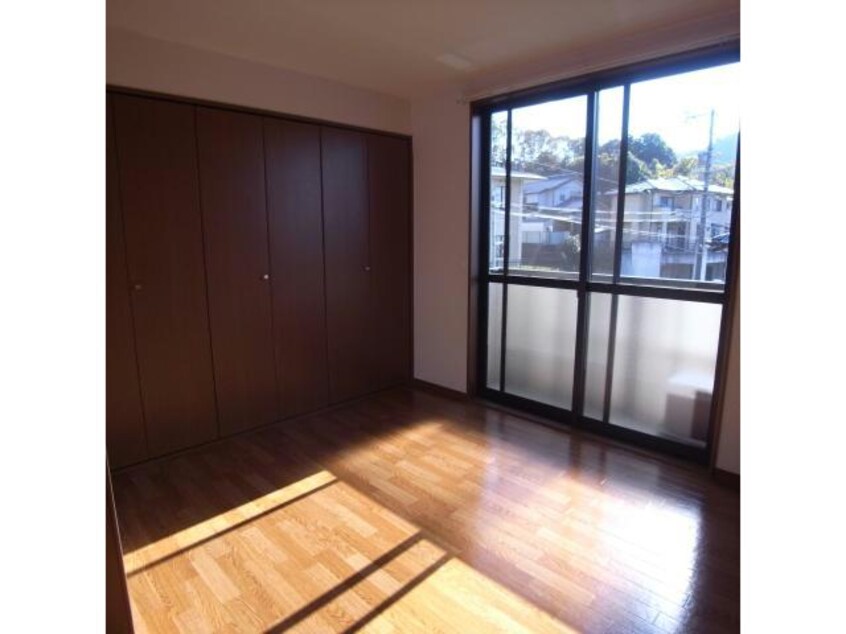 参照写真 ビィー・ウィステリア