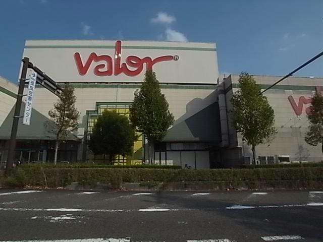 バロー長良店(スーパー)まで664m ビィー・ウィステリア