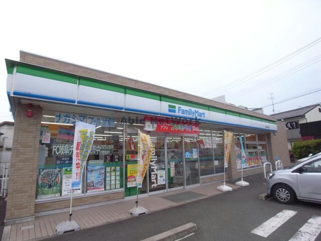 ファミリーマート岐阜新北島店(コンビニ)まで704m アミューズ　コート