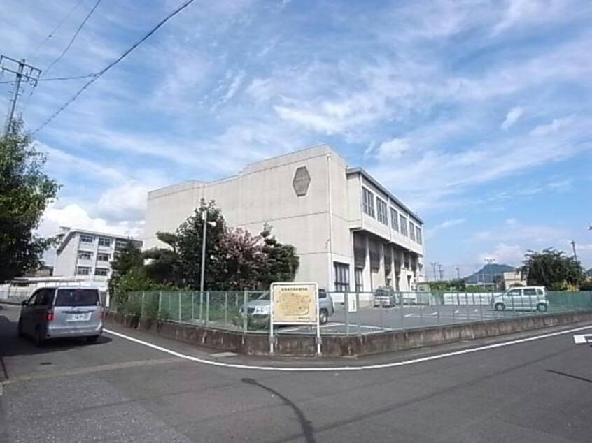 岐阜市立島小学校(小学校)まで1368m クローバーガーデンＡ