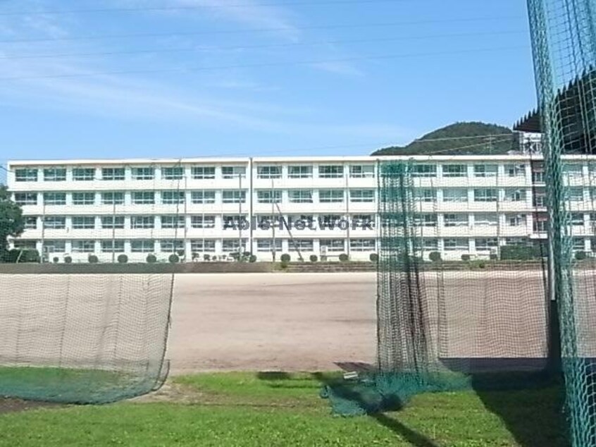 岐阜城北高校(高等学校/高等専門学校)まで2100m ウィステリア粟野