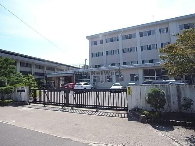 岩野田中学校(小学校)まで800m ウィステリア粟野