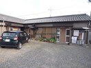 粟野イーストの外観