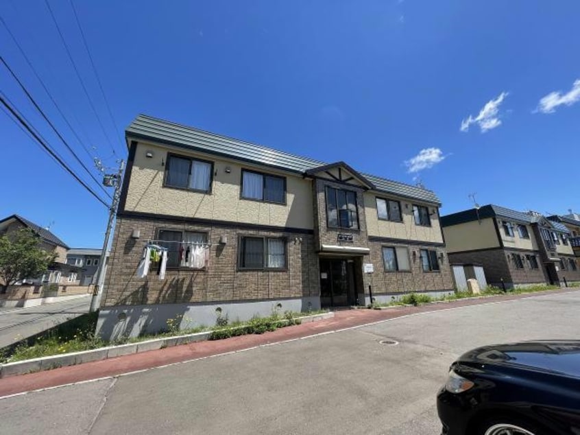  リビングタウン山の手A