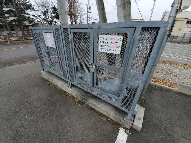  サンエスタシオン湯川