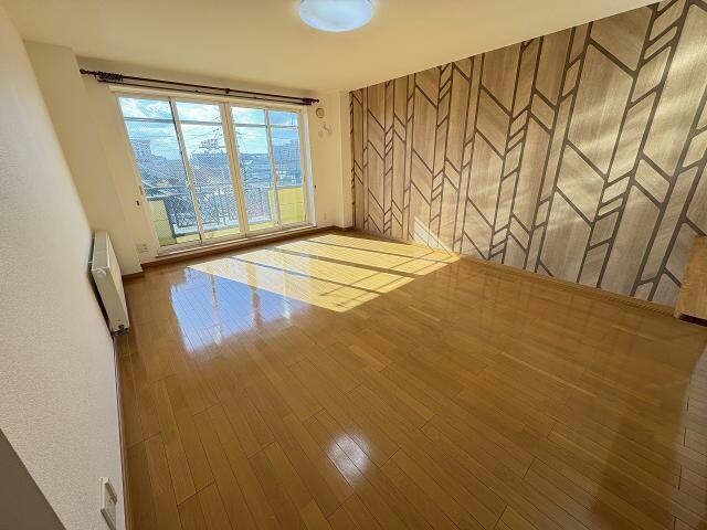  サンエスタシオン湯川