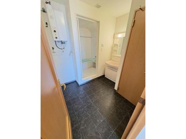  サンエスタシオン湯川