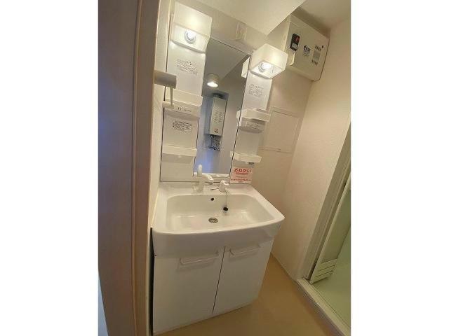  アンカームリー1号館