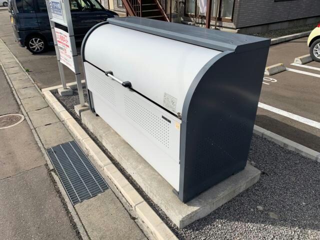  エルムプラシード13号館