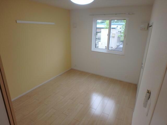  エルムプラシード13号館