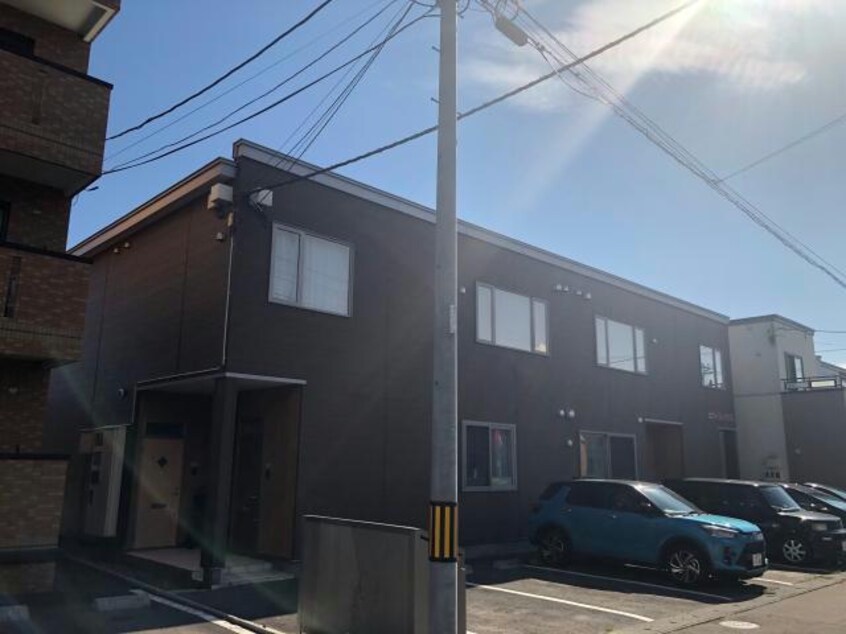  ウッディハウス