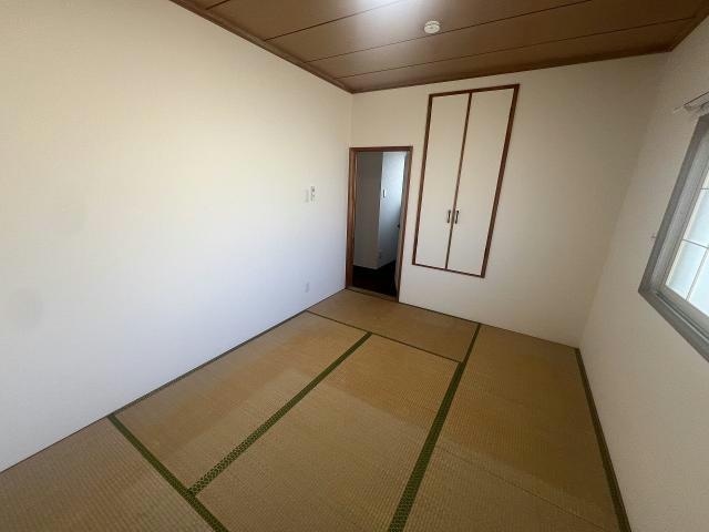  陣川町110番貸家