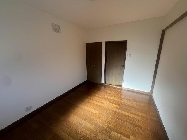  陣川町110番貸家