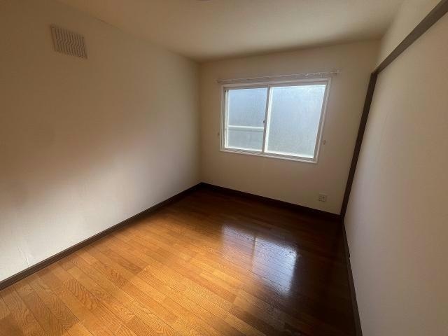  陣川町110番貸家