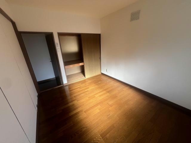  陣川町110番貸家