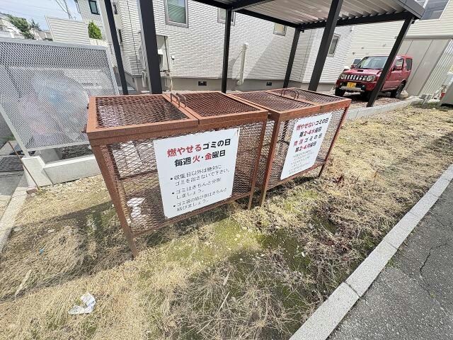  プリムローズ美原台A棟