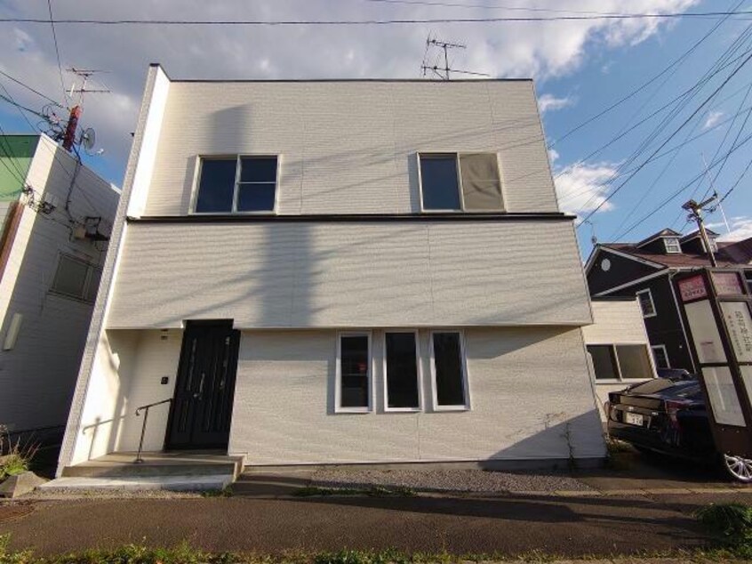  花園町23番戸建て