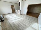  陣川町122-106貸家