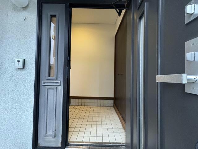  湯川町2丁目34番貸家