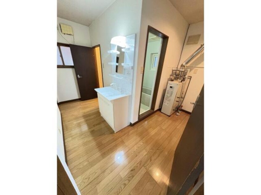  湯川町2丁目34番貸家