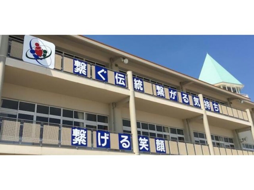 弥富市立弥富中学校(中学校/中等教育学校)まで1833m 近鉄名古屋線/近鉄弥富駅 車移動　7分2.5km 3階 築26年