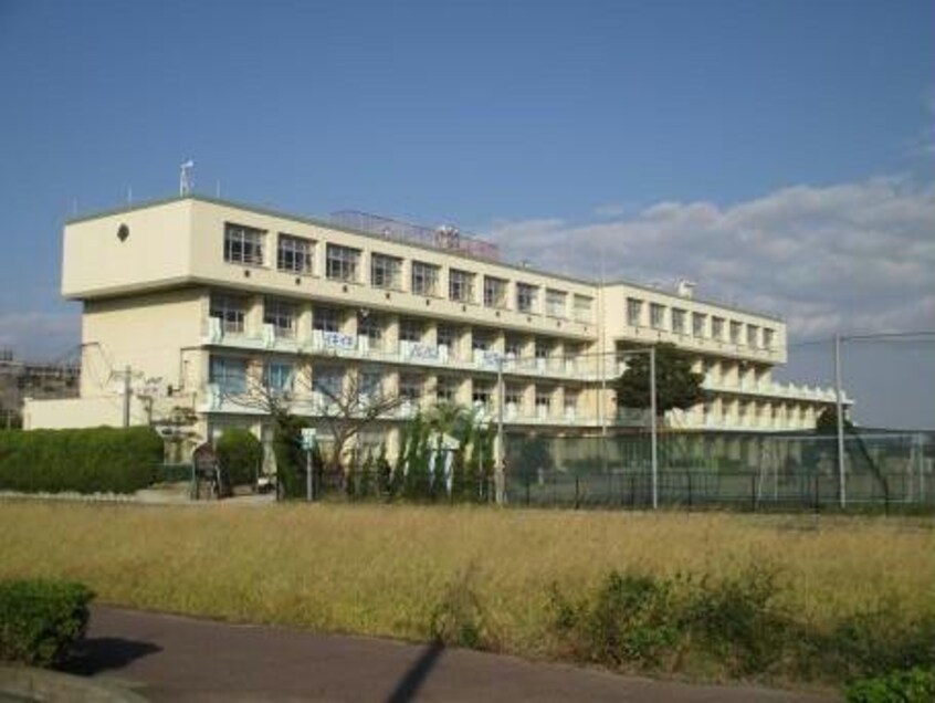 あま市立甚目寺東小学校(小学校)まで1367m 名鉄津島線･尾西線（須ケ口-弥富）/甚目寺駅 徒歩25分 1-2階 築25年