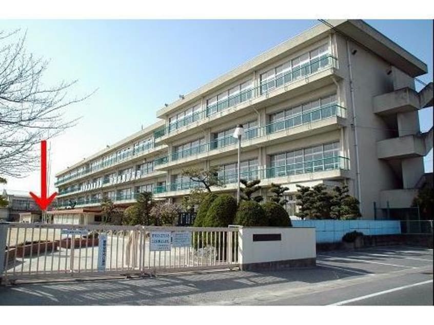 大治町立大治西小学校(小学校)まで1032m 名古屋市営地下鉄東山線/中村公園駅 バス18分大治役場前下車:停歩17分 2階 築24年