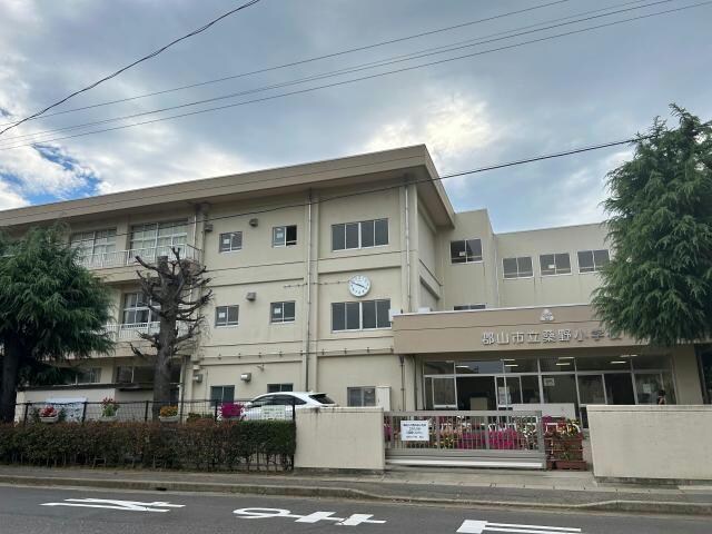 郡山市立桑野小学校(小学校)まで190m 東北新幹線（東北地方）/郡山駅 バス19分桑野二丁目下車:停歩7分 2階 築30年