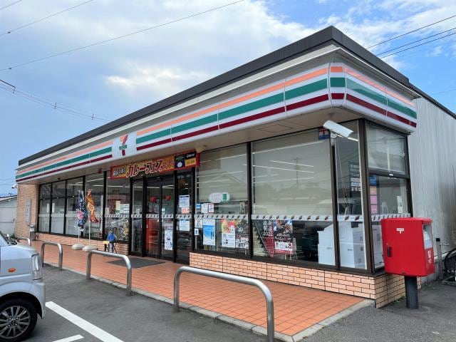 セブンイレブン郡山久留米店(コンビニ)まで511m※セブンイレブン郡山久留米店 東北本線/郡山駅 バス26分柴宮山バス停下車:停歩6分 1階 築16年