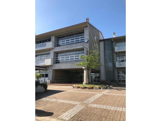 郡山市立喜久田中学校(中学校/中等教育学校)まで513m 磐越西線<森と水とロマンの鉄道>/喜久田駅 徒歩5分 1階 築31年