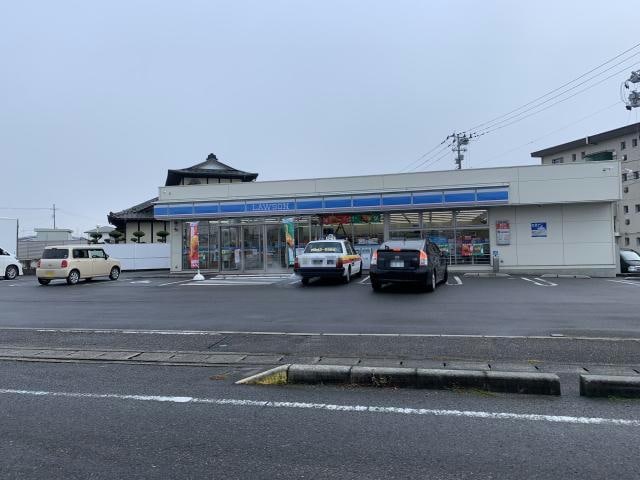 ローソン郡山希望ヶ丘店(コンビニ)まで596m※ローソン郡山希望ヶ丘店 東北新幹線（東北地方）/郡山駅 バス24分希望ヶ丘入口下車:停歩6分 1階 築28年