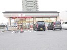 セブンイレブン郡山桑野2丁目店(コンビニ)まで379m 磐越西線<森と水とロマンの鉄道>/郡山富田駅 徒歩38分 2階 築32年