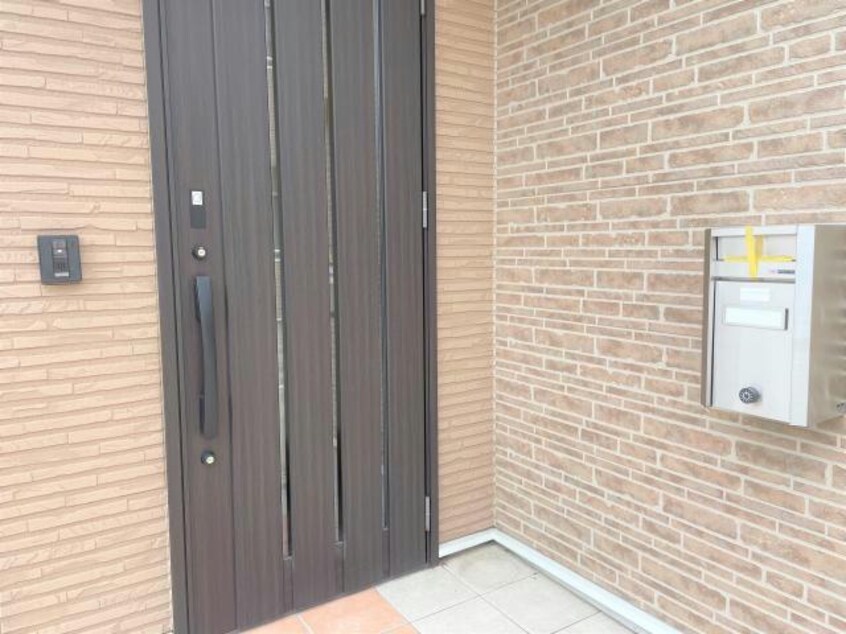 玄関周り 東北新幹線（東北地方）/郡山駅 バス25分小山田団地前下車:停歩3分 1-2階 築11年