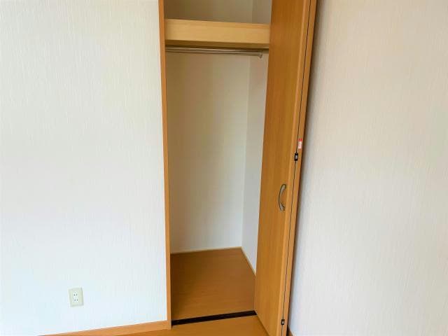 クローゼット 東北新幹線（東北地方）/郡山駅 バス25分小山田団地前下車:停歩3分 1-2階 築11年