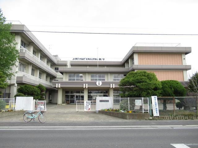 郡山市立大島小学校(小学校)まで1031m 磐越西線<森と水とロマンの鉄道>/郡山富田駅 徒歩31分 3階 築26年