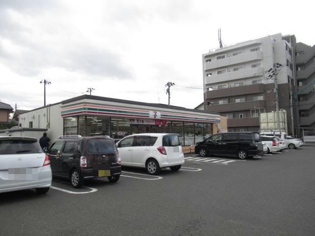 セブンイレブン郡山鶴見坦1丁目店(コンビニ)まで567m 東北本線/郡山駅 徒歩30分 1階 建築中