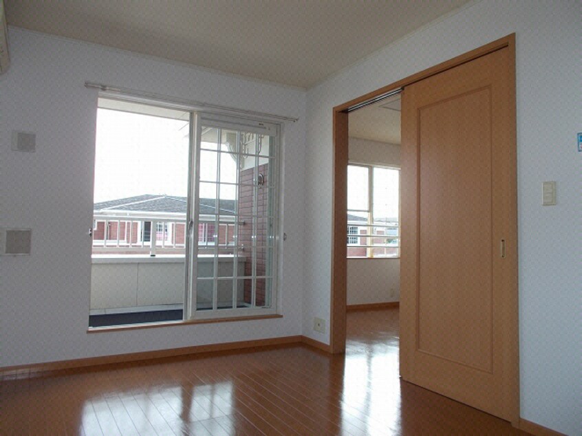 洋室 ノイブリーゼＣ