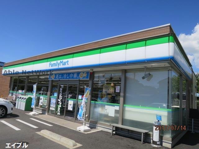 ファミリーマート大松屋京葉店(コンビニ)まで208m 内房線/五井駅 バス8分出津西一丁目バス停下車:停歩6分 1階 築29年