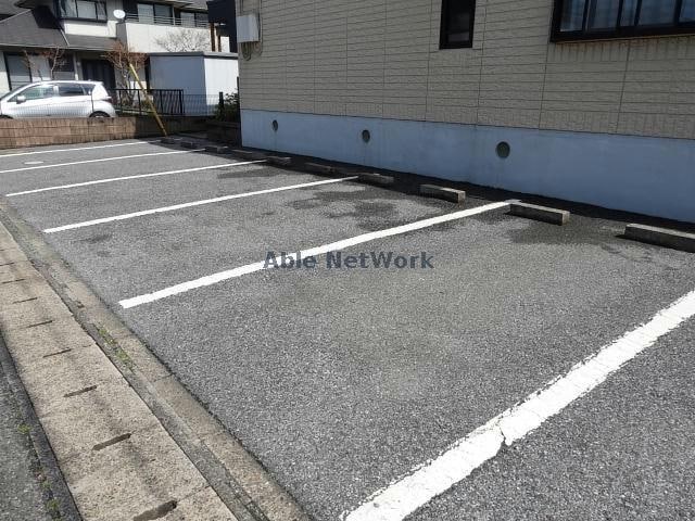  内房線/五井駅 バス8分出津西一丁目バス停下車:停歩6分 1階 築29年