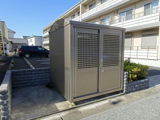 ゴミステーション フルール