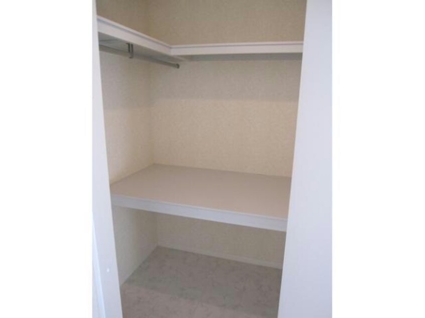 ウォークインクローゼット ルミノシーテＤ