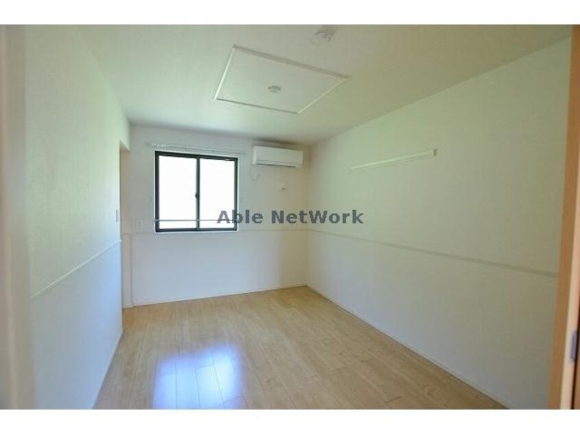  グリシーヌ　(八幡)