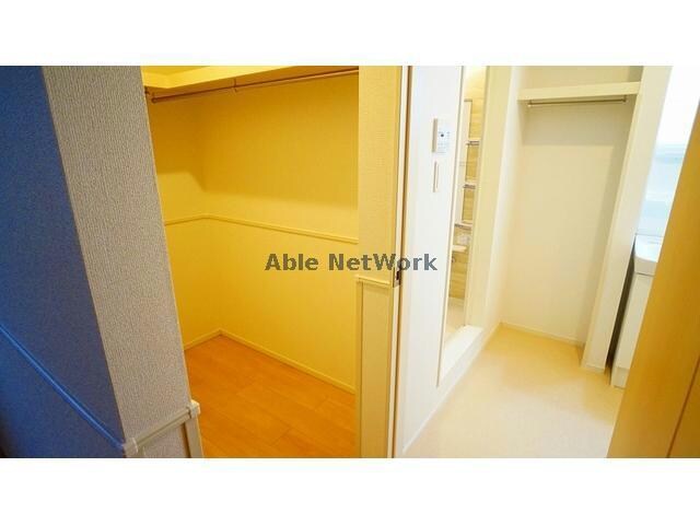  グリシーヌ　(八幡)