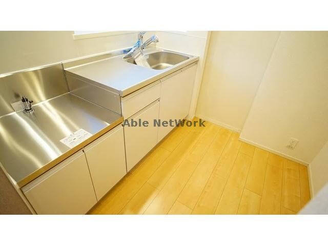  グリシーヌ　(八幡)